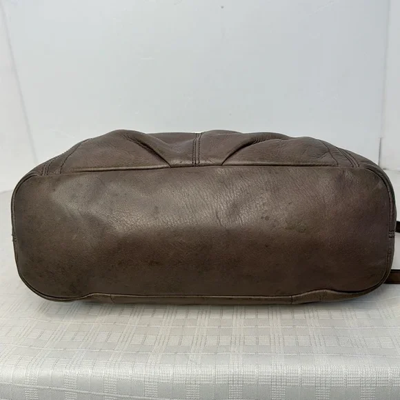 B Makowsky Puddy/Gray Soft Leather Handbag Purse - Picture 5 of 8